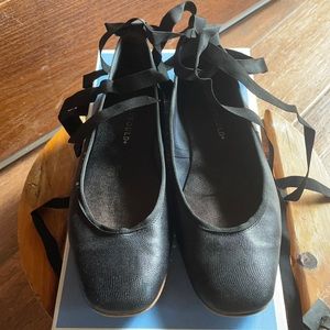 HOLLYWOULD “Lizard Onyx Ballet” Flats